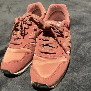 Women’s New Balance 373 sneakers size 6